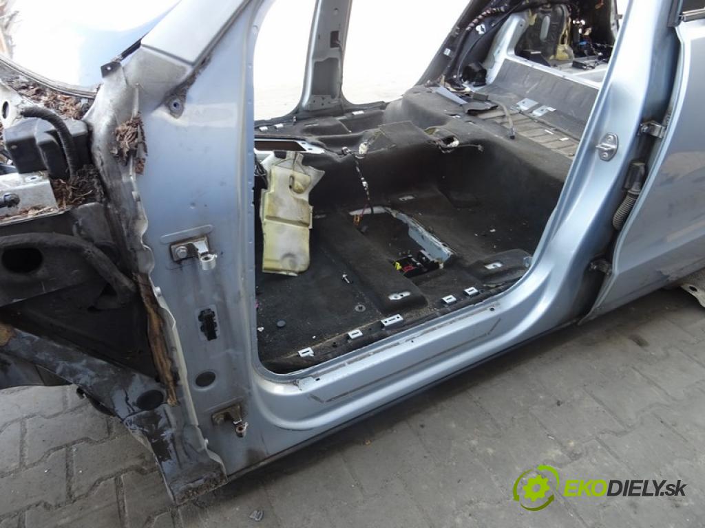 AUDI Q5 (8RB) 2008 - 2017    3.0 TDI quattro 180 kW [245 KM] olej napędowy 2012 - 2017  KAROSERIA ČTVRŤÁK levá strana pravá přední část PODŁUŻNICA prahy střecha