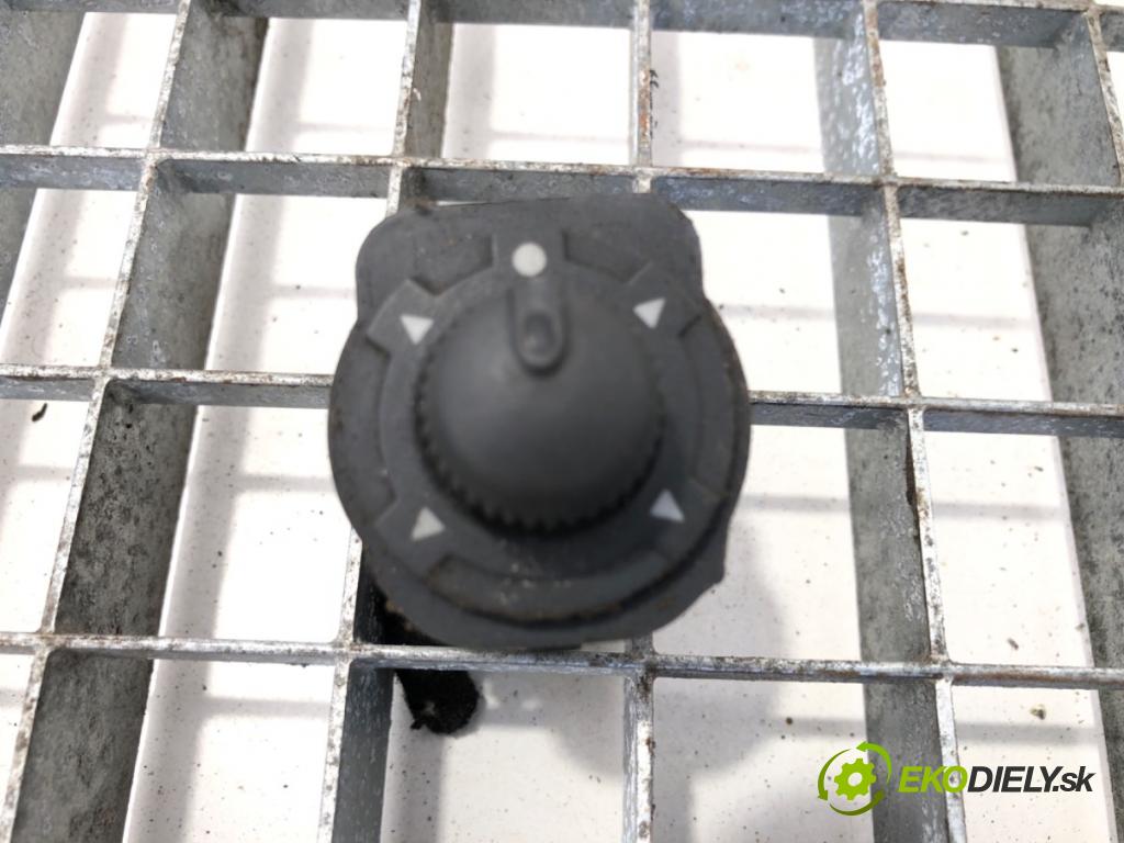 FIAT DUCATO Autobus (250_) 2006 - 2022    120 Multijet 2,3 D 88 kW [120 KM] olej napędowy 2006 - 2022  Prepínač nastavenia spätných zrkadiel  (Prepínače, spínače, tlačidlá a ovládače kúrenia)