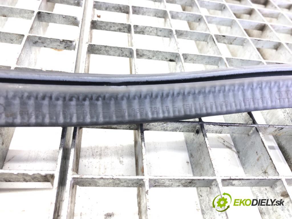 AUDI Q5 (8RB) 2008 - 2017    3.0 TDI quattro 180 kW [245 KM] olej napędowy 2012 - 2017  těsnění dveře zadní část pravá  (Ostatní)