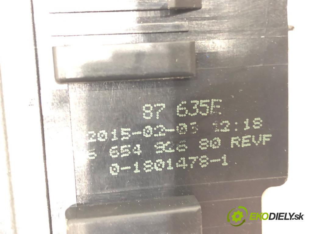 PEUGEOT 508 SW I (8E_) 2010 - 2018    2.0 HDi 103 kW [140 KM] olej napędowy 2010 - 2018  skříňka poistková 87635E (Pojistkové skříňky)