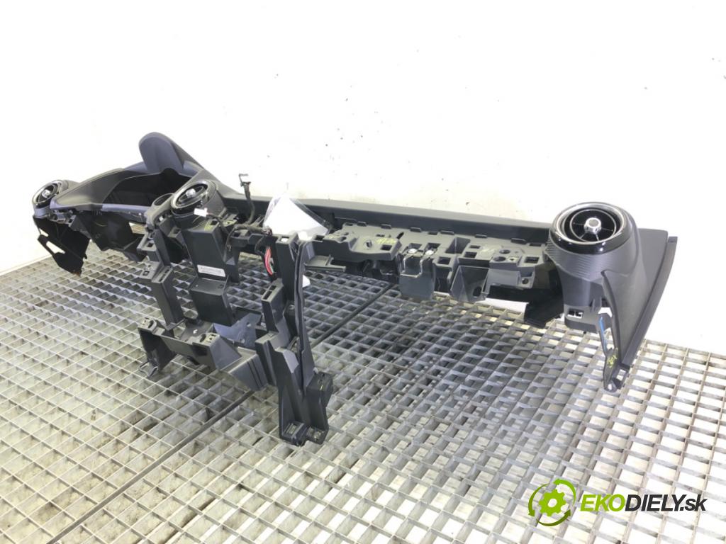 MAZDA 2 (DL, DJ) 2014 - 2022    1.5 SKYACTIV-G 66 kW [90 KM] benzyna 2014 - 2017  Palubná doska  (Palubné dosky)