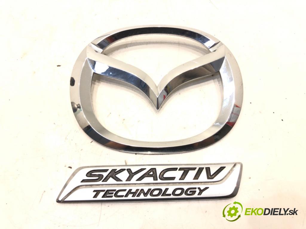 MAZDA 2 (DL, DJ) 2014 - 2022    1.5 SKYACTIV-G 66 kW [90 KM] benzyna 2014 - 2017  Znak LOGO: Logo zad D09W-51730
