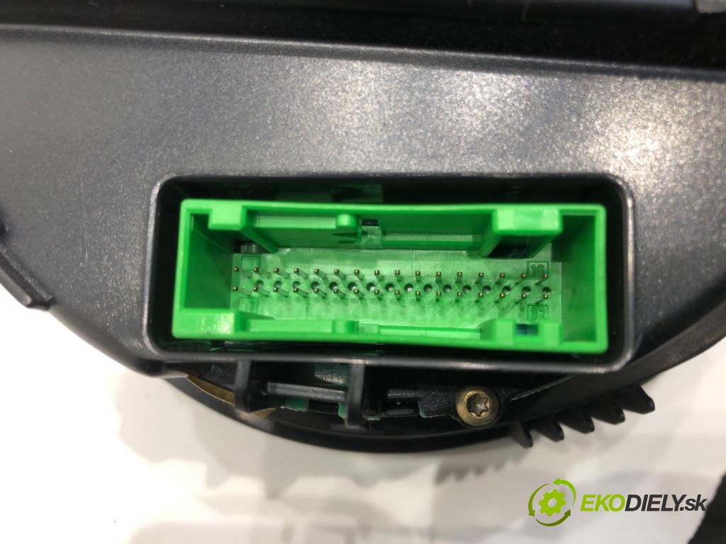 VW GOLF IV (1J1) 1997 - 2008    1.4 16V 55 kW [75 KM] benzyna 1997 - 2004  prístrojovka 1J0919880 (Přístrojové desky, displeje)