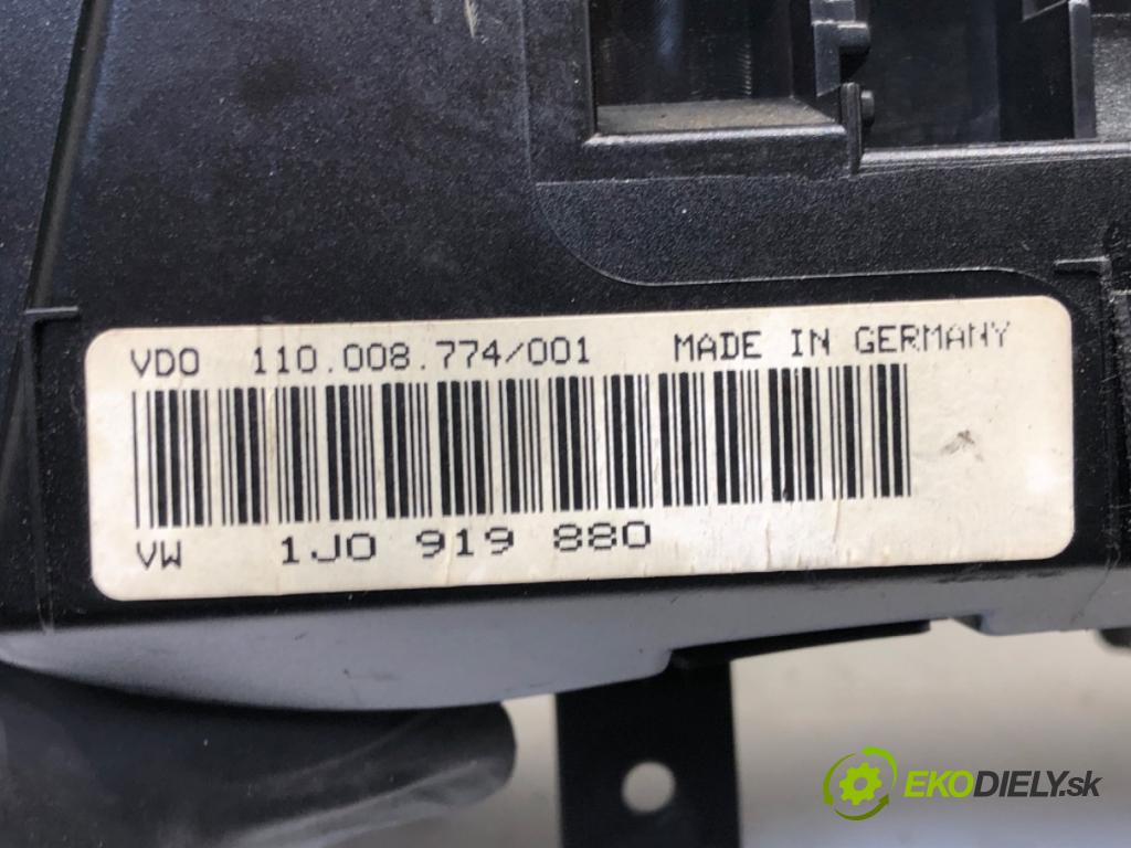 VW GOLF IV (1J1) 1997 - 2008    1.4 16V 55 kW [75 KM] benzyna 1997 - 2004  prístrojovka 1J0919880 (Přístrojové desky, displeje)