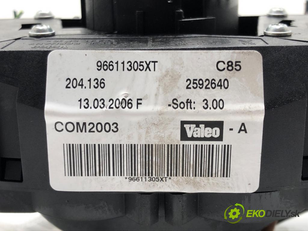PEUGEOT 407 (6D_) 2004 - 2011    1.6 HDi 110 (6D9HZC, 6D9HYC) 80 kW [109 KM] olej napędowy 2004 - 2010  Prepínač kombinovaný 96611305XT (Prepínače, spínače, tlačidlá a ovládače kúrenia)