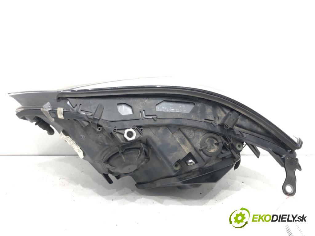 SEAT CORDOBA (6L2) 2002 - 2009    1.4 16V 55 kW [75 KM] benzyna 2002 - 2007  Svetlomet ľavy predný 6L1941751M