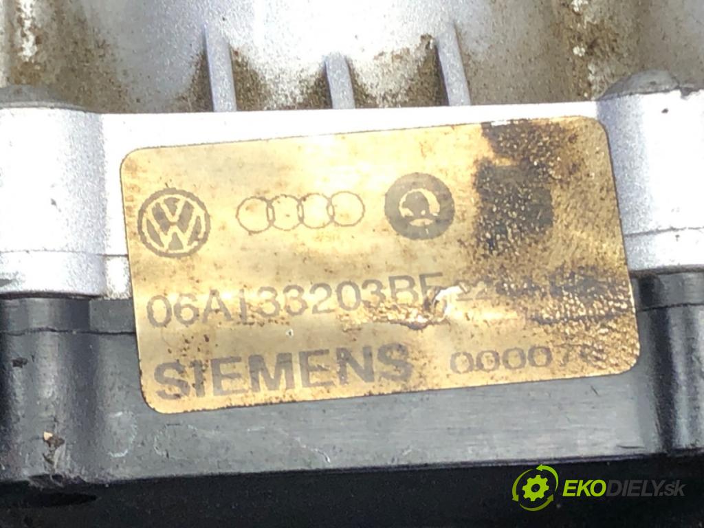 AUDI A3 (8L1) 1996 - 2006    1.8 92 kW [125 KM] benzyna 1996 - 2003  Potrubie sacie, sanie 06A133203BF (Sacie potrubia)