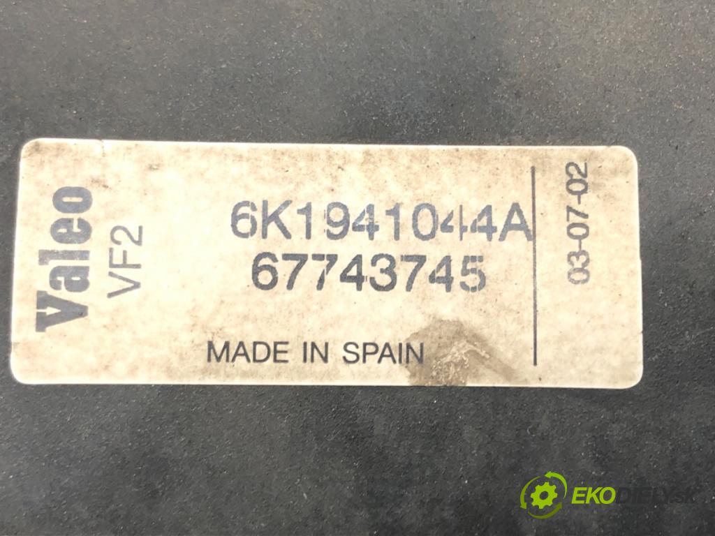 SEAT CORDOBA (6K1, 6K2) 1993 - 2002    1.4 i 44 kW [60 KM] benzyna 1994 - 2002  Svetlomet pravy predný 6K1941044A