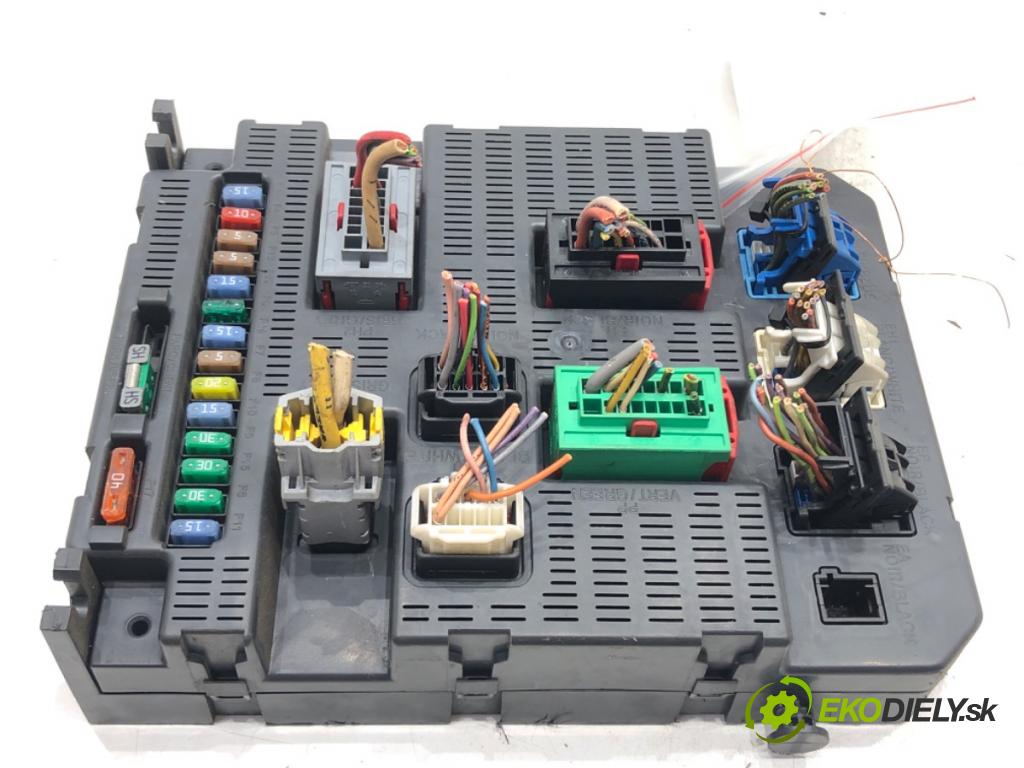 PEUGEOT 207 (WA_, WC_) 2006 - 2015    1.4 54 kW [73 KM] benzyna 2006 - 2013  modul BSI  (Pojistkové skříňky)