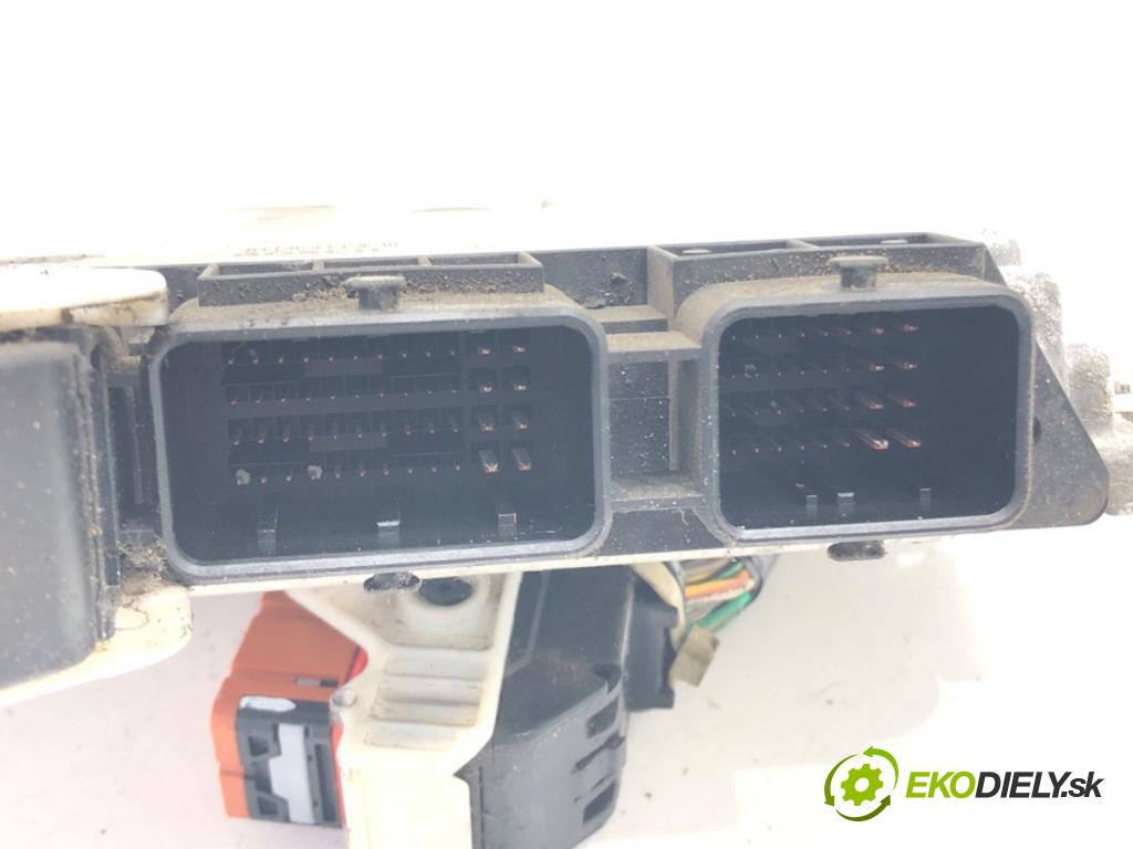 FORD FOCUS II Turnier (DA_, FFS, DS) 2004 - 2012    1.6 TDCi 80 kW [109 KM] olej napędowy 2004 - 2012  riadiaca jednotka Motor 5M51-12A650-TB (Riadiace jednotky)