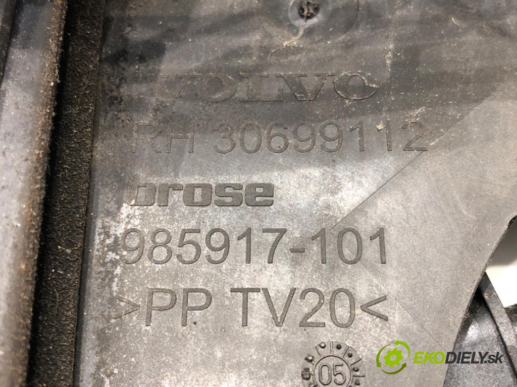 VOLVO V50 (545) 2003 - 2012    2.0 D 100 kW [136 KM] olej napędowy 2004 - 2010  zámok dveře pravý zadní část
