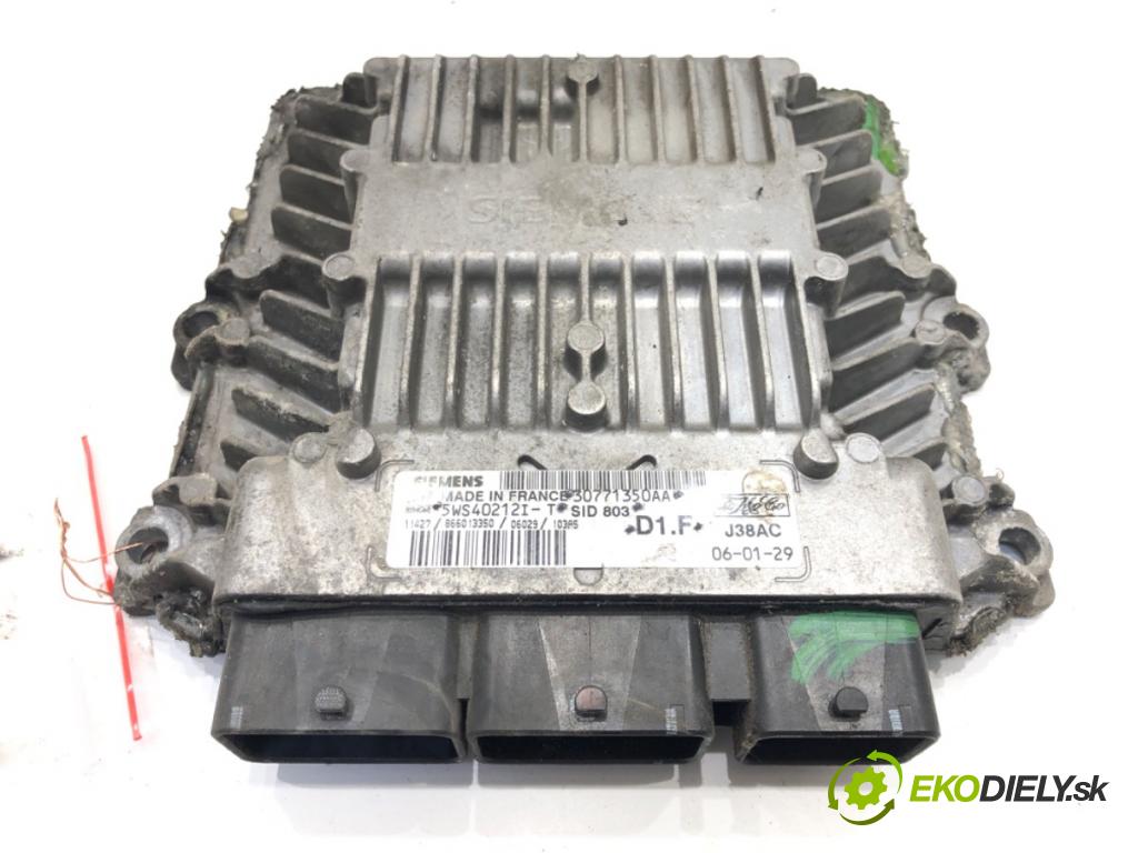 VOLVO V50 (545) 2003 - 2012    2.0 D 100 kW [136 KM] olej napędowy 2004 - 2010  riadiaca jednotka Motor 30771350AA (Riadiace jednotky)