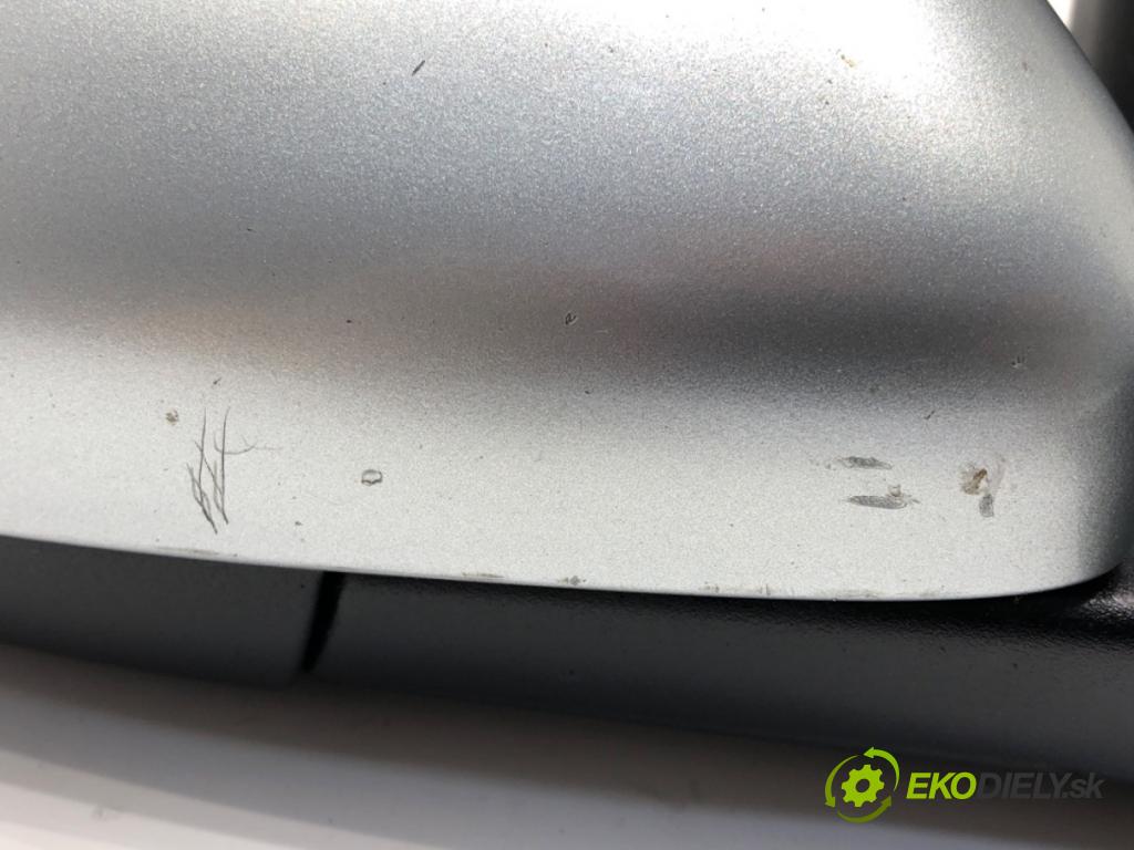 VOLVO V50 Kombi 2006 100 kW 2.0 D 1998 Spätné zrkadlo pravy