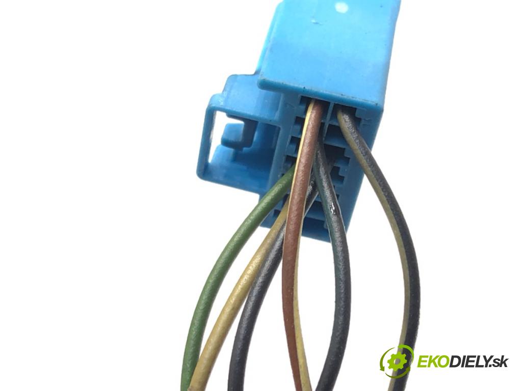 VOLVO V50 Kombi 2006 100 kW 2.0 D 1998 Spätné zrkadlo pravy