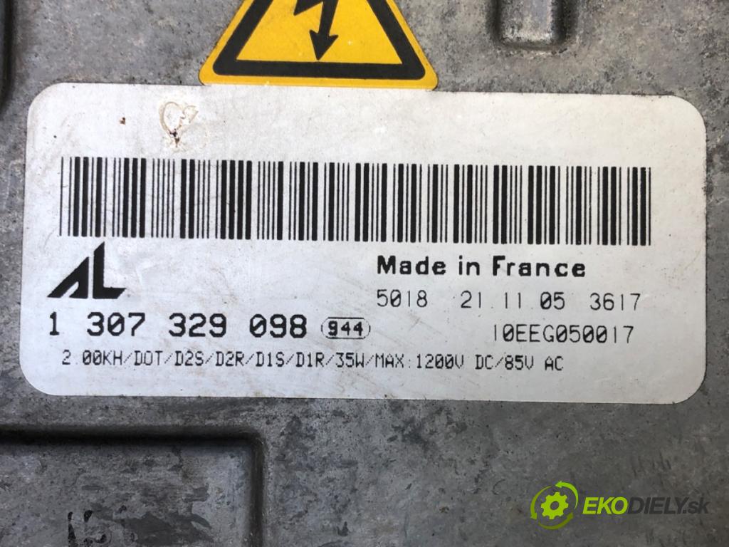 VOLVO V50 (545) 2003 - 2012    2.0 D 100 kW [136 KM] olej napędowy 2004 - 2010  Menič XENON 1307329098 (Riadiace jednotky xenónu)