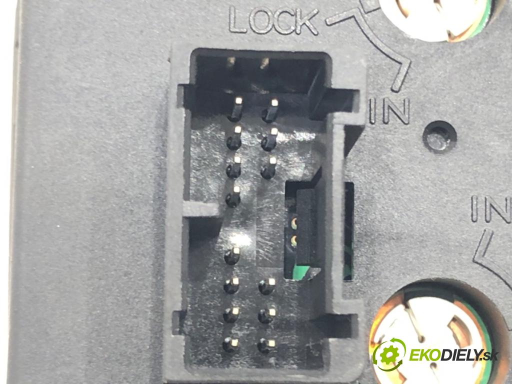 VOLVO V50 (545) 2003 - 2012    2.0 D 100 kW [136 KM] olej napędowy 2004 - 2010  Modul svetiel 30859669 (Ostatné)