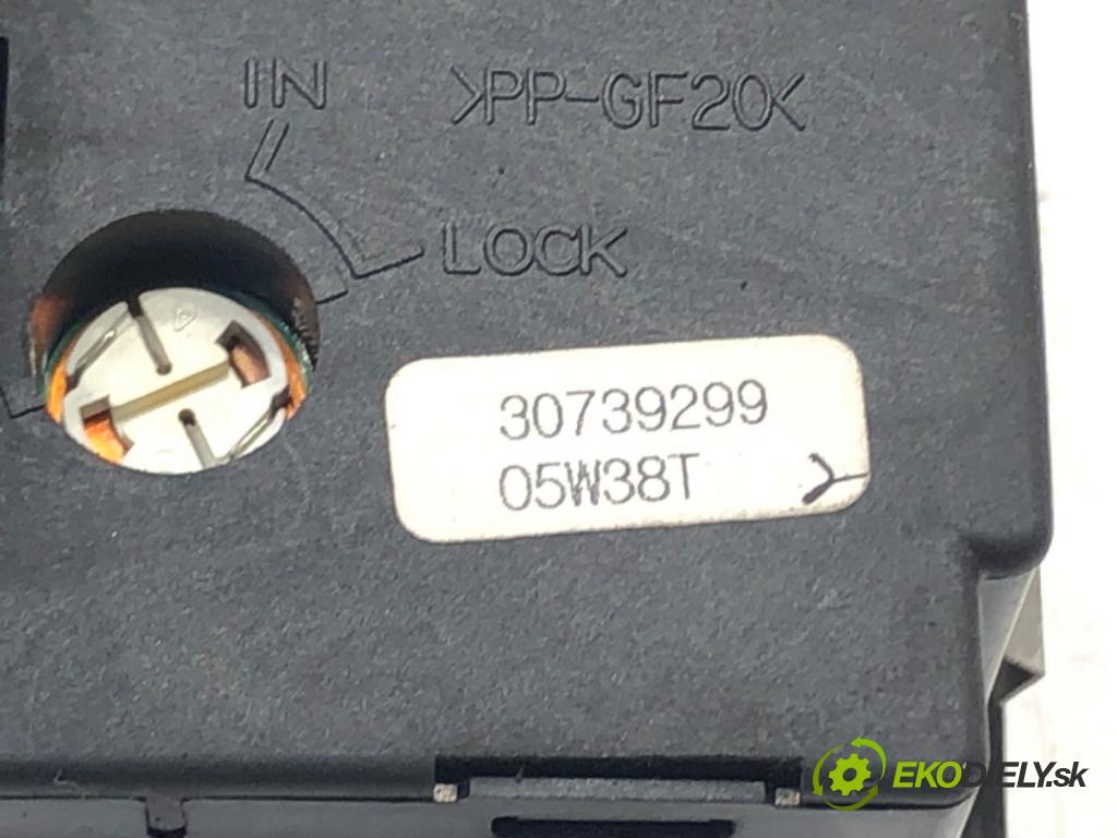 VOLVO V50 (545) 2003 - 2012    2.0 D 100 kW [136 KM] olej napędowy 2004 - 2010  Modul svetiel 30859669 (Ostatné)