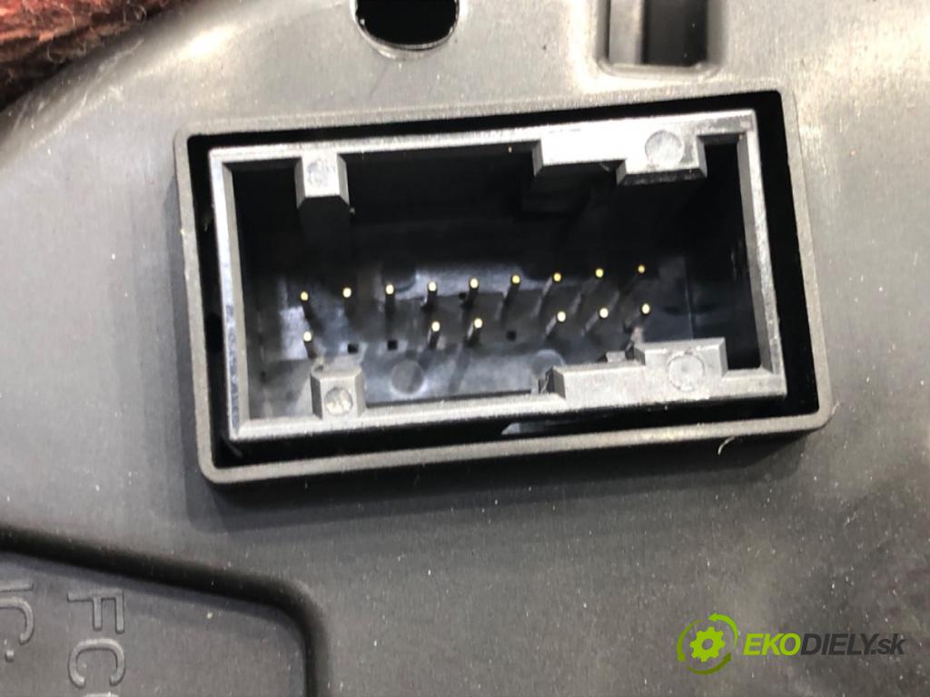 SKODA FABIA III (NJ3) 2014 - 2022    1.0 55 kW [75 KM] benzyna 2014 - 2022  Prístrojovka 6V0920700A (Prístrojové dosky, displeje)