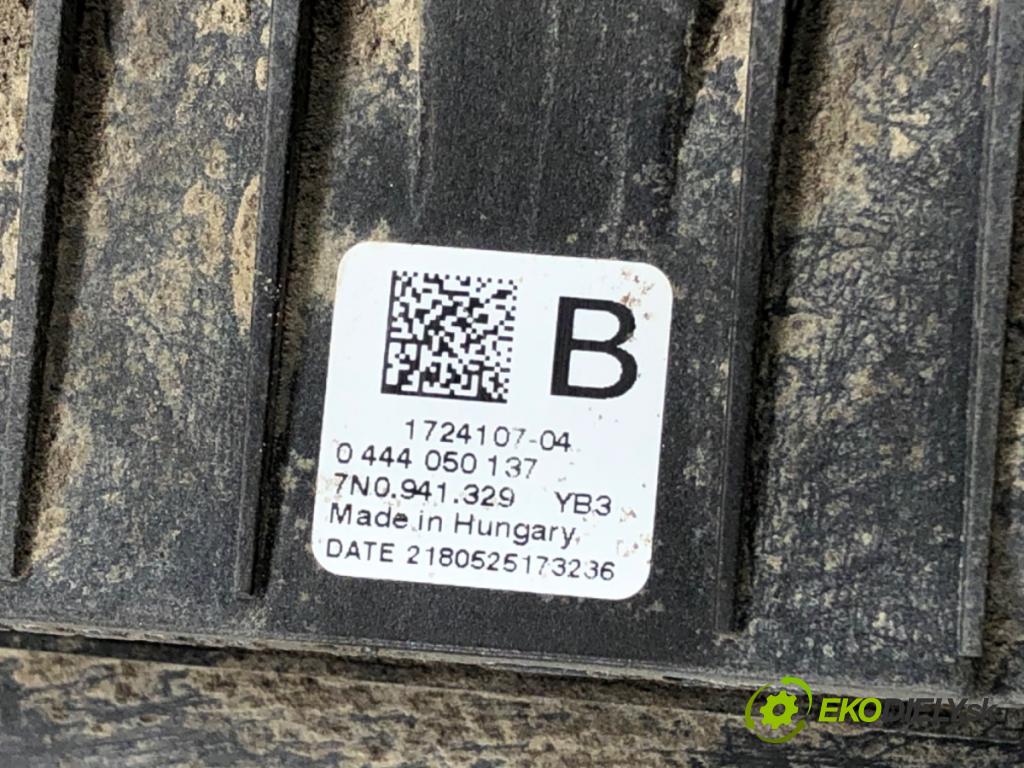 SKODA OCTAVIA III (5E3, NL3, NR3) 2012 - 2022    1.6 TDI 85 kW [115 KM] olej napędowy 2017 - 2022  Nádržka ADBLUE: 5Q0131877F