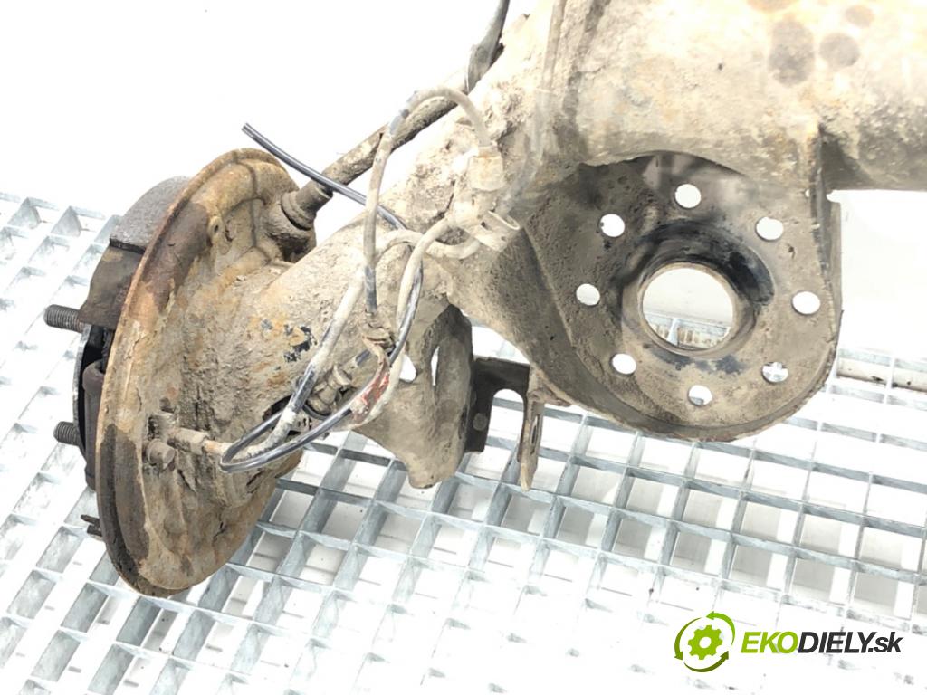 TOYOTA YARIS (_P9_) 2005 - 2014    1.3 VVT-i (SCP90_) 64 kW [87 KM] benzyna 2005 - 2010  výztuha zadní část