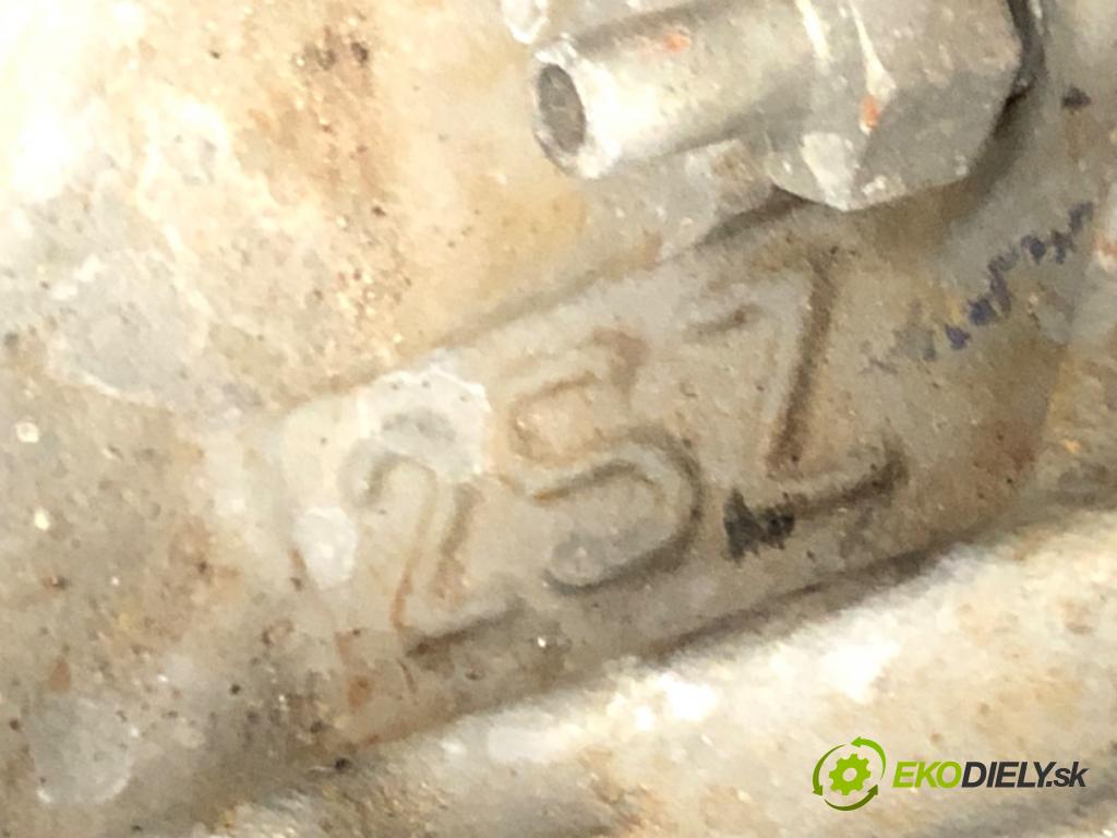 TOYOTA YARIS (_P9_) 2005 - 2014    1.3 VVT-i (SCP90_) 64 kW [87 KM] benzyna 2005 - 2010  motor 2SZ-FE (Motory (kompletní))