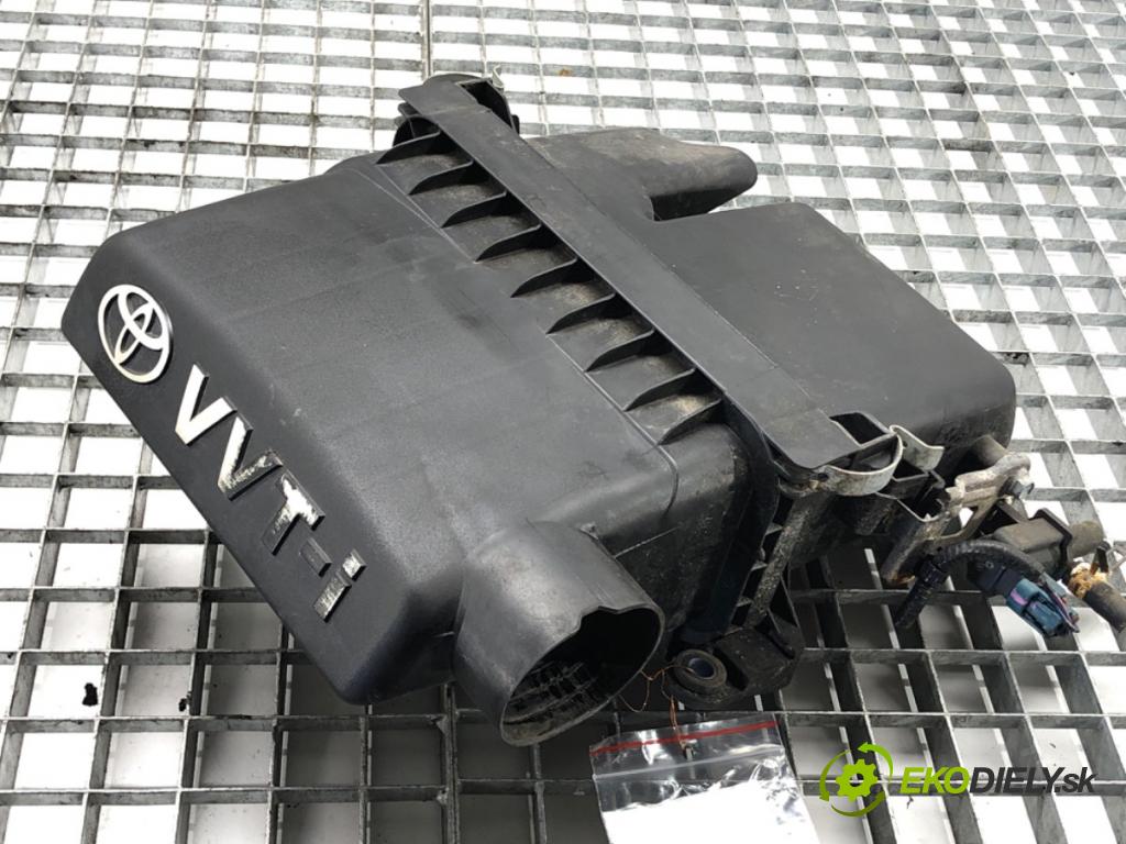 TOYOTA YARIS (_P9_) 2005 - 2014    1.3 VVT-i (SCP90_) 64 kW [87 KM] benzyna 2005 - 2010  Obal filtra vzduchu 17700-0J012 (Obaly filtrov vzduchu)