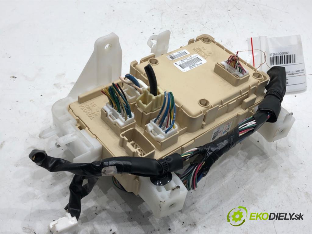 TOYOTA COROLLA Verso (ZER_, ZZE12_, R1_) 2004 - 2009    1.8 (ZNR11_) 95 kW [129 KM] benzyna 2004 - 2009  modul BSI 89221-0F030 (Pojistkové skříňky)