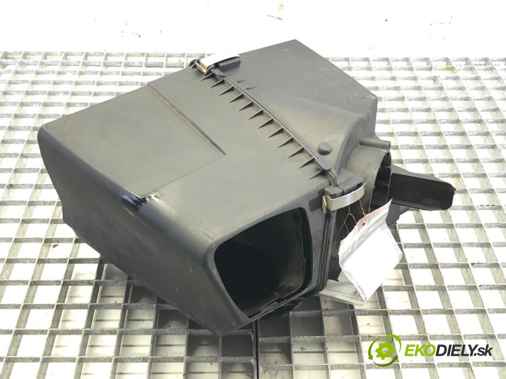 AUDI A6 C6 Avant (4F5) 2004 - 2011    2.0 TDI 100 kW [136 KM] olej napędowy 2005 - 2011  obal filtra vzduchu 4F0133835AH (Kryty filtrů)