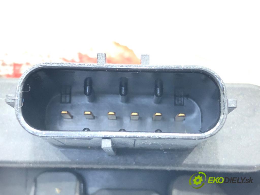 AUDI A6 C6 Avant (4F5) 2004 - 2011    2.0 TDI 100 kW [136 KM] olej napędowy 2005 - 2011  Potenciometer plynu 8K1721523 (Pedále)