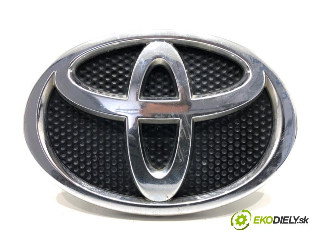 TOYOTA COROLLA Verso (ZER_, ZZE12_, R1_) 2004 - 2009    1.8 (ZNR11_) 95 kW [129 KM] benzyna 2004 - 2009  znak LOGO: značky přední část 75301-0F010
