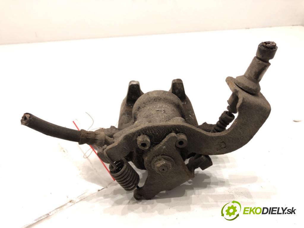 TOYOTA AURIS (_E15_) 2006 - 2012    1.4 D-4D (NDE150_) 66 kW [90 KM] olej napędowy 2007 - 2012  Brzdič strmeň ľavy zad