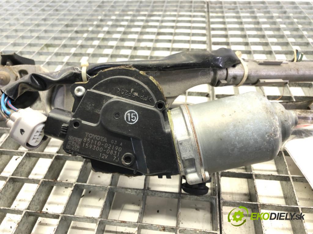 TOYOTA AURIS (_E15_) 2006 - 2012    1.4 D-4D (NDE150_) 66 kW [90 KM] olej napędowy 2007 - 2012  Mechanizmus stieračov predný 85110-02190 (Motorčeky stieračov predné)