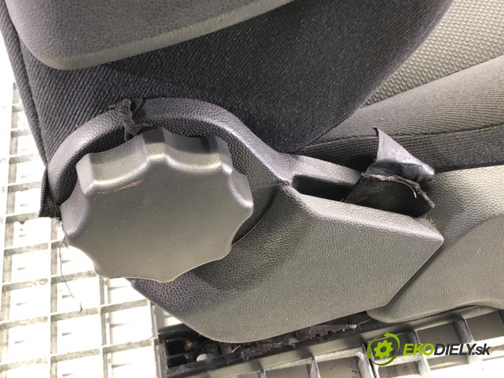 OPEL ZAFIRA B Nadwozie pełne/minivan (A05) 2005 - 2015    1.8 VAN (M75) 103 kW [140 KM] benzyna 2005 - 2015  sedadlo pravý přední část