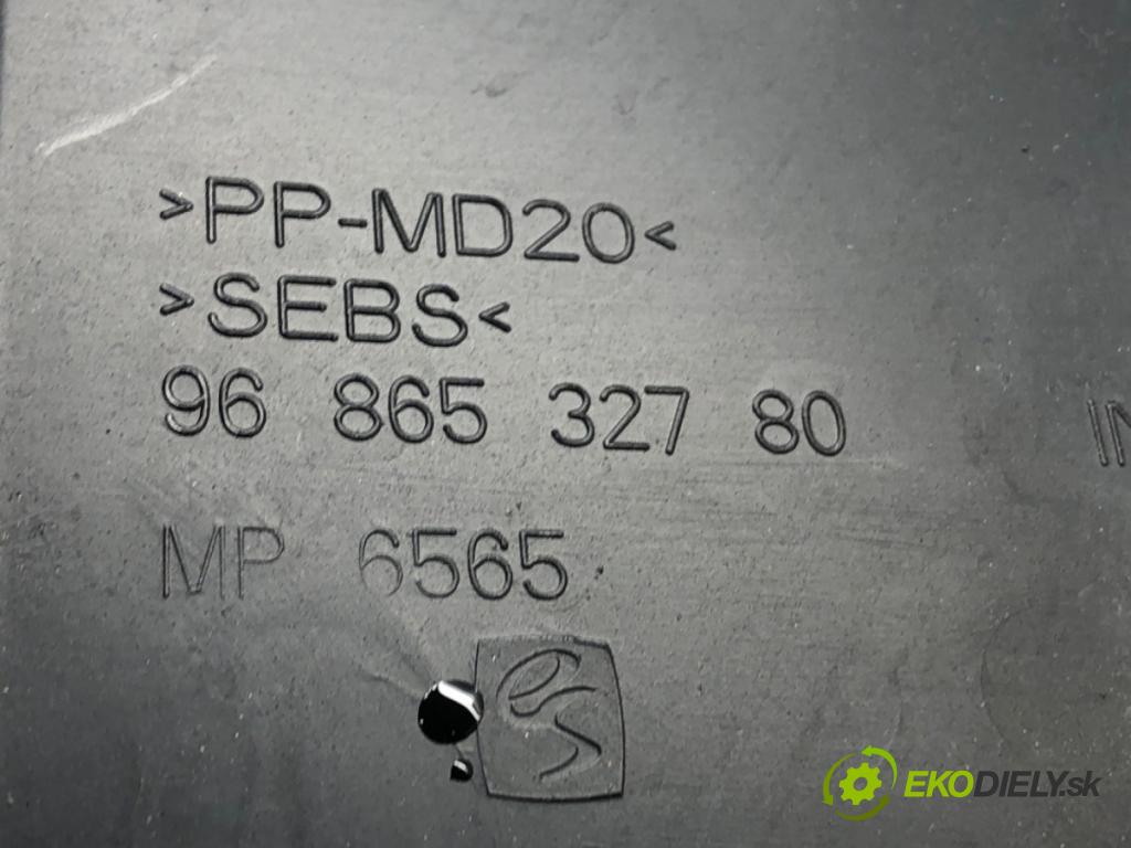 PEUGEOT 508 I (8D_) 2010 - 2018    1.6 THP 115 kW [156 KM] benzyna 2010 - 2018  Torpédo, plast pod čelné okno 9686532780 (Torpéda)