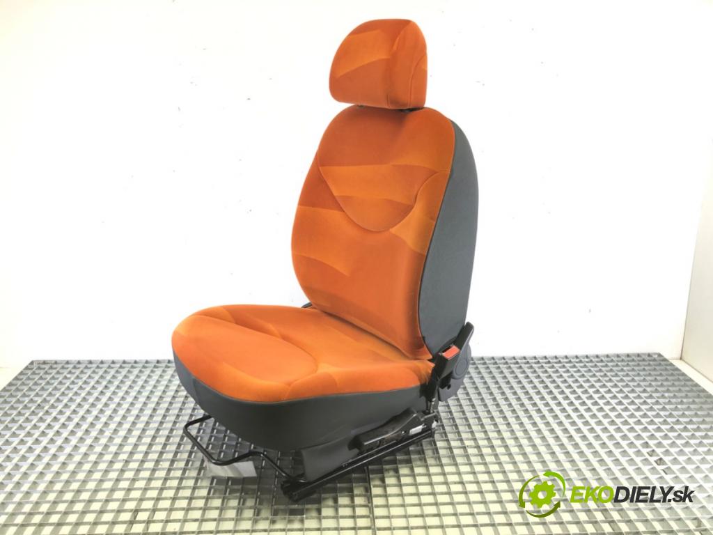 CITROEN C2 (JM_) 2003 - 2017    1.1 44 kW [60 KM] benzyna 2003 - 2012  Sedadlo pravy predný