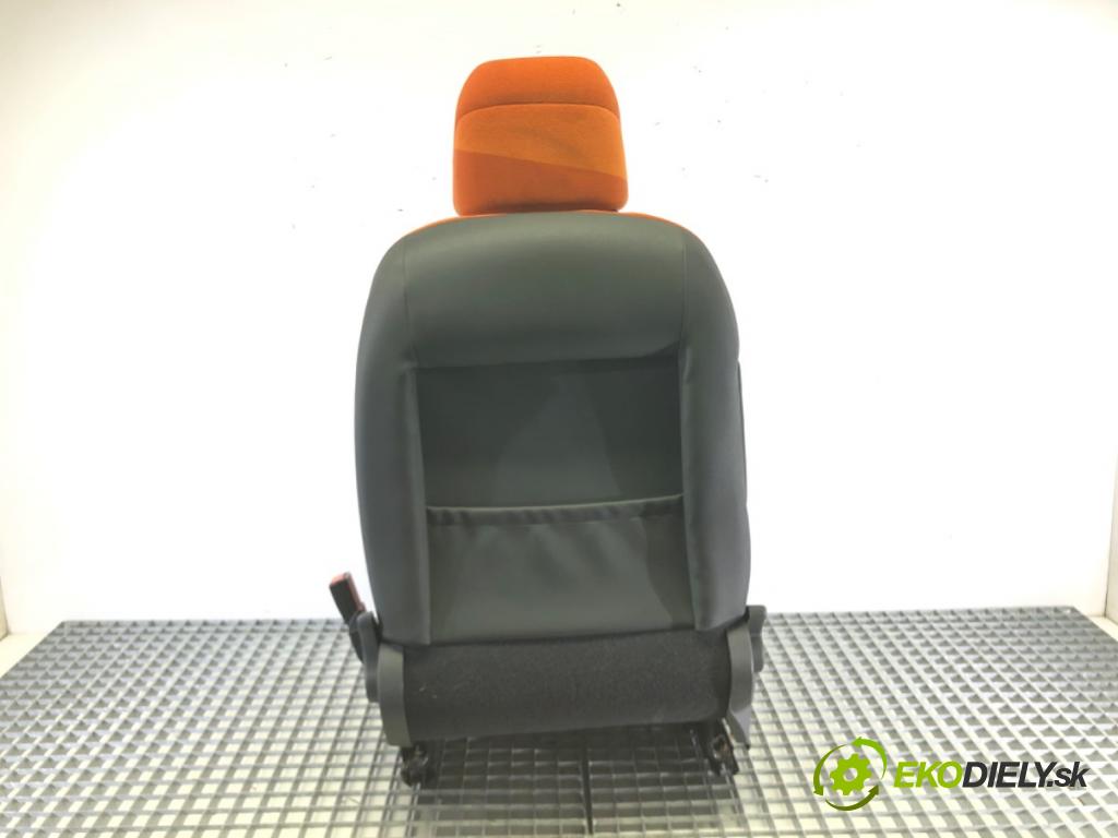 CITROEN C2 (JM_) 2003 - 2017    1.1 44 kW [60 KM] benzyna 2003 - 2012  Sedadlo pravy predný