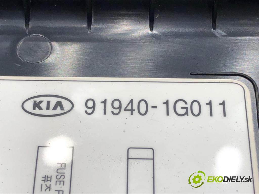 KIA RIO II (JB) 2005 - 2011    1.4 16V 71 kW [97 KM] benzyna 2005 - 2011  skříňka poistková 91940-1G011 (Pojistkové skříňky)