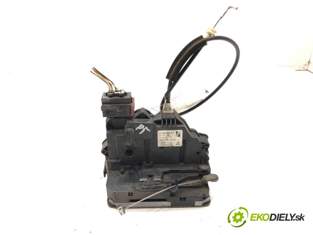 FIAT PUNTO EVO (199_) 2008 - 2022    1.4 (199AXB1A) 57 kW [77 KM] benzyna 2009 - 2012  zámok dveře pravý zadní část 51903243