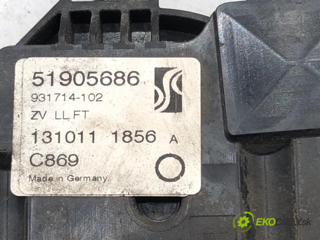 FIAT PUNTO EVO (199_) 2008 - 2022    1.4 (199AXB1A) 57 kW [77 KM] benzyna 2009 - 2012  zámok dveře levý přední část 51905686