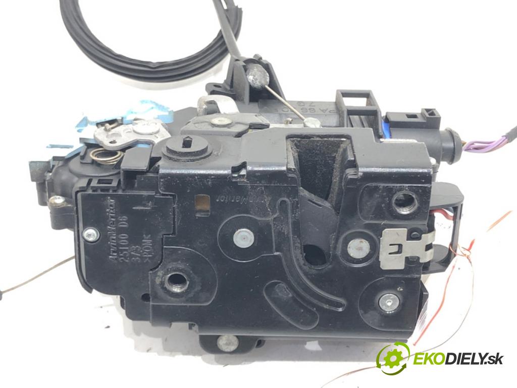 SKODA OCTAVIA II (1Z3) 2004 - 2013    1.9 TDI 77 kW [105 KM] olej napędowy 2004 - 2010  zámok dveře levý zadní část 7L0839015D