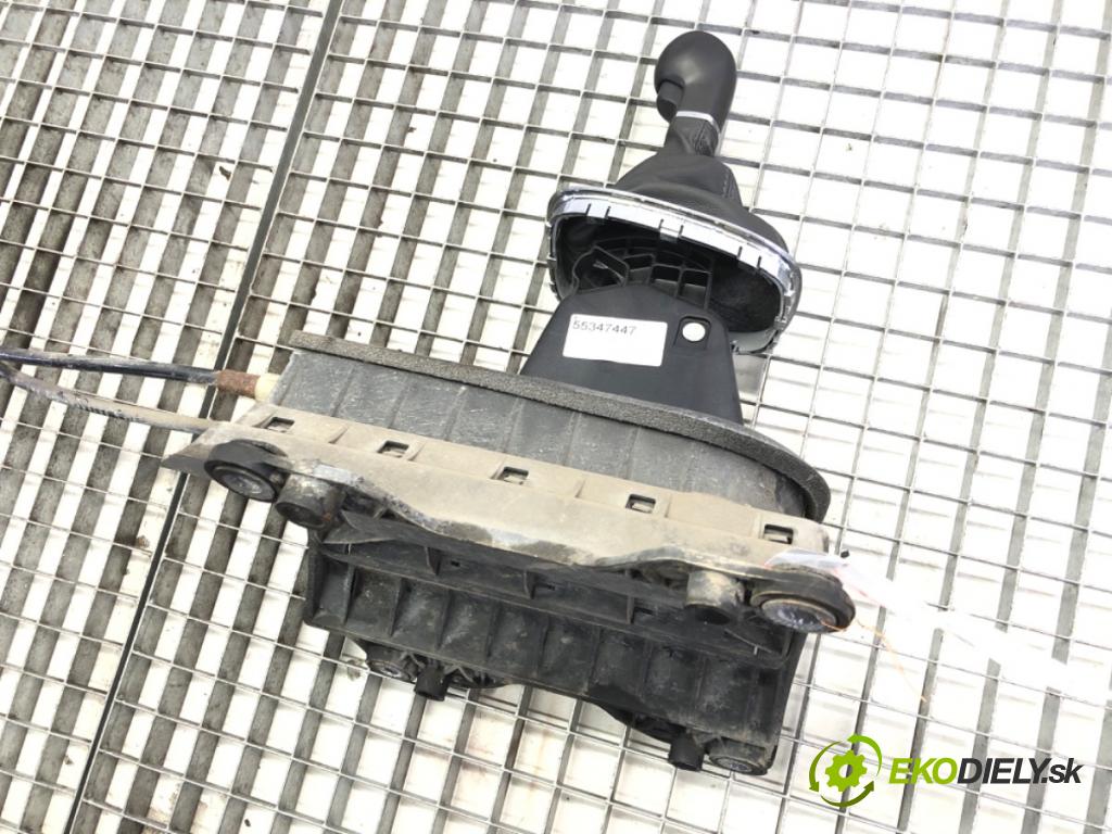 OPEL CORSA D (S07) 2006 - 2014    1.3 CDTI (L08, L68) 66 kW [90 KM] olej napędowy 2006 - 2011  Kulisa 55347447 (Rýchlostné páky / kulisy)