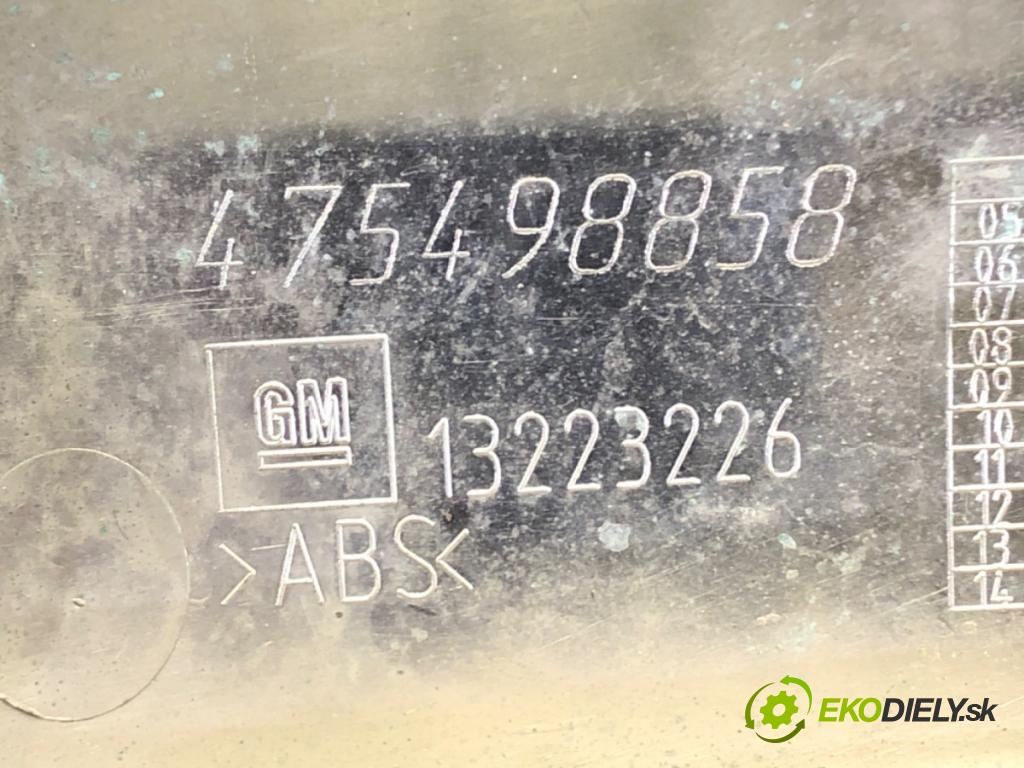 OPEL CORSA D (S07) 2006 - 2014    1.3 CDTI (L08, L68) 66 kW [90 KM] olej napędowy 2006 - 2011  mřížka maska 13223226 (Mřížky (masky) chladičů)