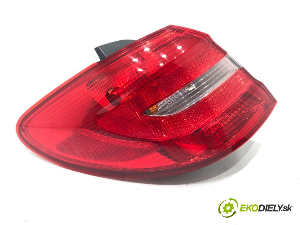 MERCEDES-BENZ W246 liftback 2012 90 kW B 180 (246.242) 1595 světlo levý zadní část A2468200164