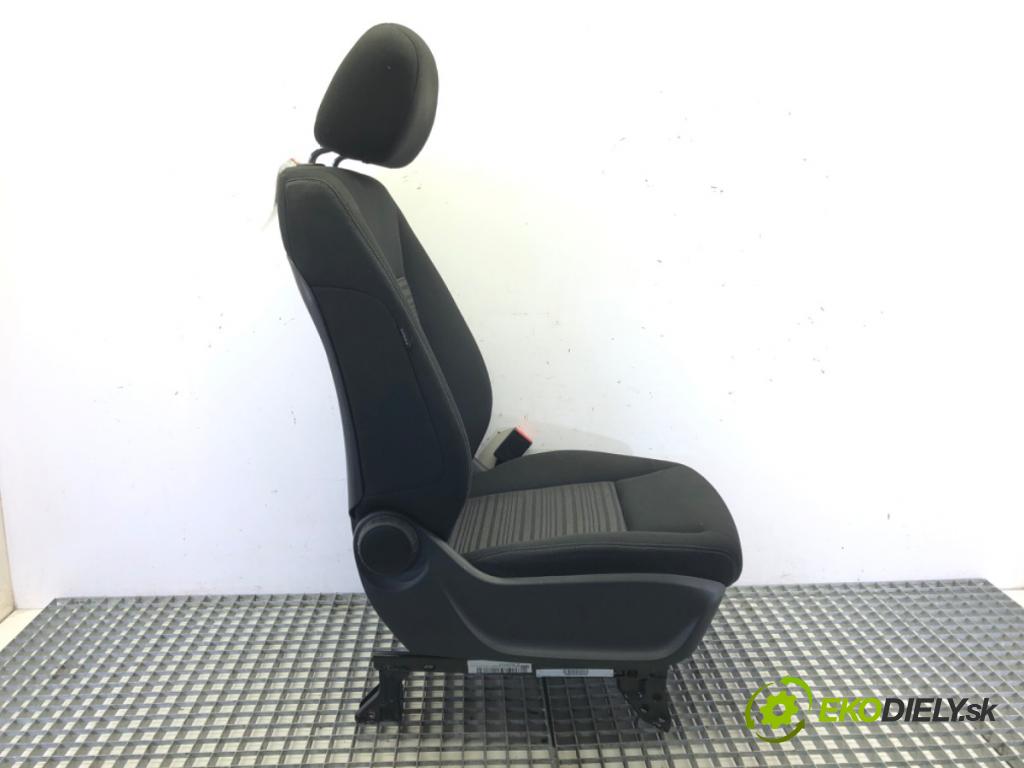 MERCEDES-BENZ KLASA B Sports Tourer (W246, W242) 2011 - 2018    B 180 (246.242) 90 kW [122 KM] benzyna 2011 - 2018  Sedadlo pravy predný