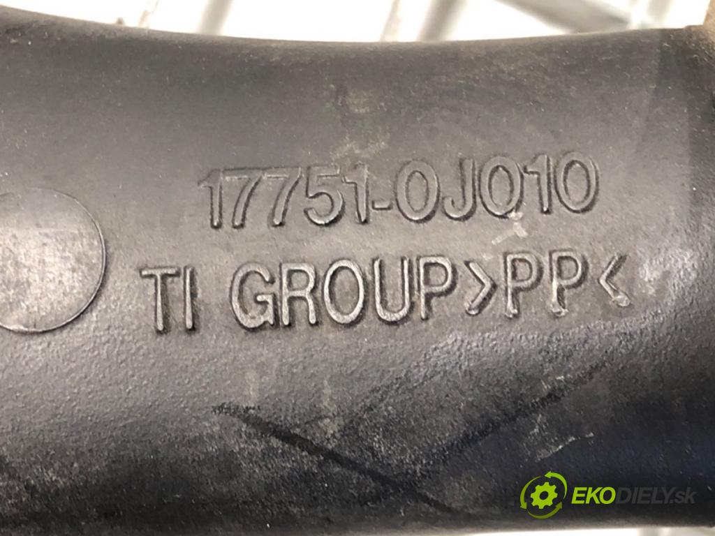 TOYOTA YARIS (_P1_) 1999 - 2005    1.3 (SCP12_, SCP13_) 64 kW [87 KM] benzyna 2002 - 2005  Obal filtra vzduchu  (Obaly filtrov vzduchu)