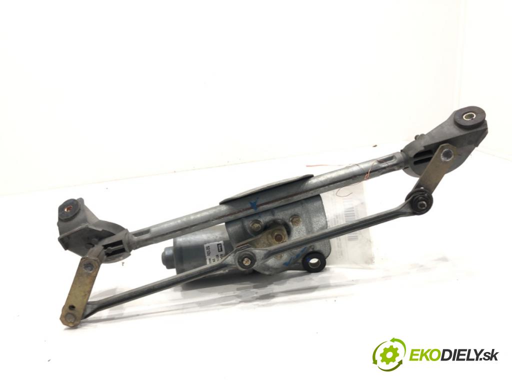 TOYOTA YARIS (_P1_) 1999 - 2005    1.3 (SCP12_, SCP13_) 64 kW [87 KM] benzyna 2002 - 2005  Mechanizmus stieračov predný 85110-0D020 (Motorčeky stieračov predné)