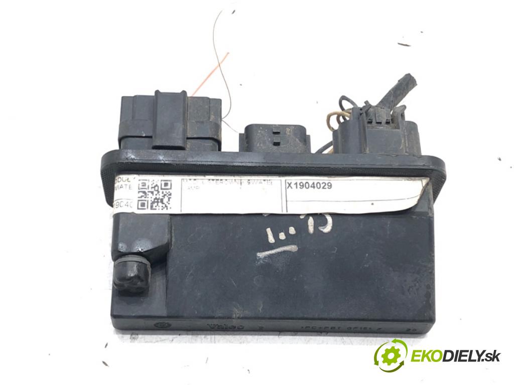 RENAULT MODUS / GRAND MODUS (F/JP0_) 2004 - 2022    1.5 dCi (FP0G, JP0G) 50 kW [68 KM] olej napędowy 2004 - 2022  Modul svetiel 8200261817 (Ostatné)