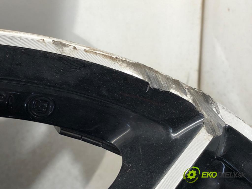 VW ---    ---  disky hliníkové 17 7J 5X112 ET37 stred centr. 66.6 KBA 50162