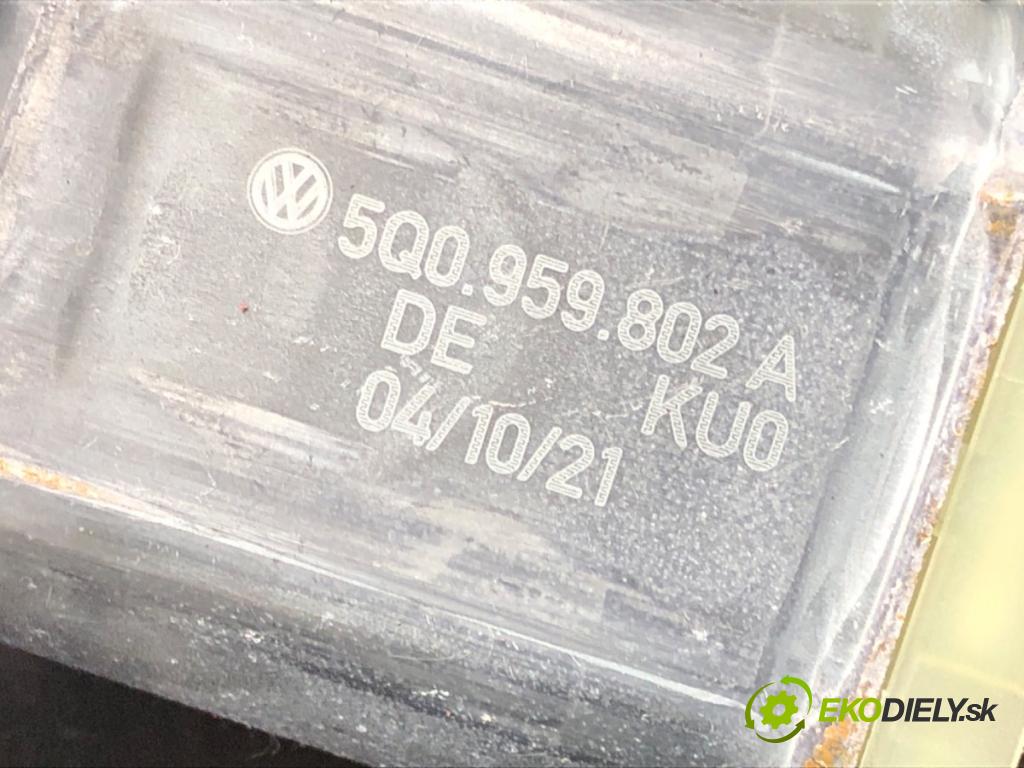 SKODA OCTAVIA IV (NX3, NN3) 2020 - 2022    1.5 TSI 110 kW [150 KM] benzyna 2020 - 2022  mechanismus okna pravý přední část 5Q0959802A