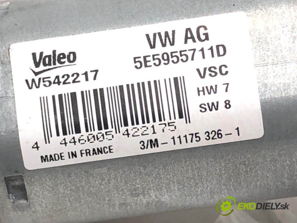SKODA OCTAVIA IV (NX3, NN3) 2020 - 2022    1.5 TSI 110 kW [150 KM] benzyna 2020 - 2022  Motor stieračov zad 5E5955711D